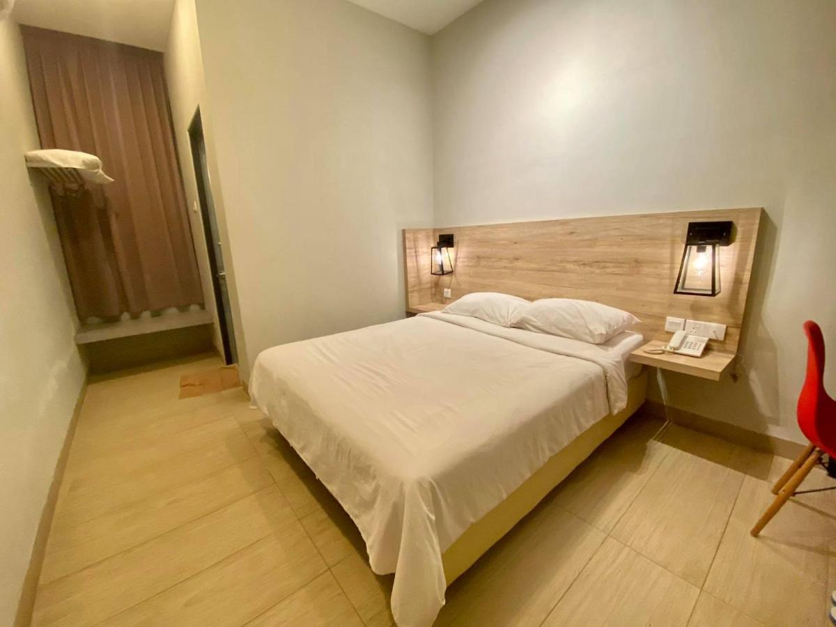 Wan Loong Hotel Pontian Kecil Eksteriør billede