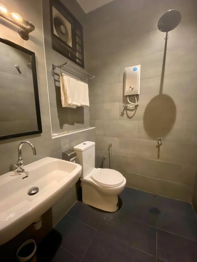 Wan Loong Hotel Pontian Kecil Eksteriør billede
